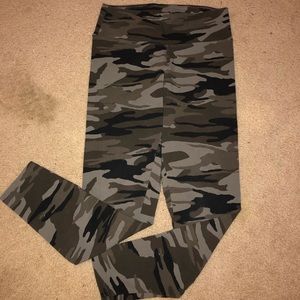 Express Camo leggings